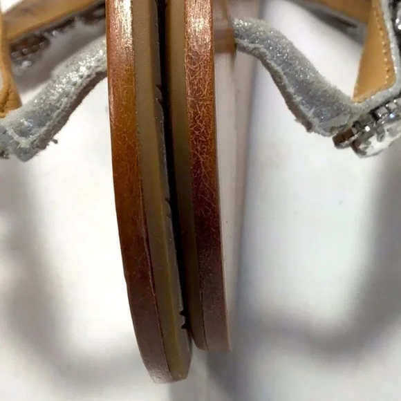 NWT Badgley Mischka Silver Crystal Jeweled Flat Sandals Size 8M - Picture 9 of 13